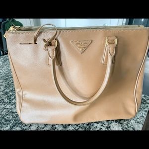 AUTHENTIC parade saffiano top handle handbag